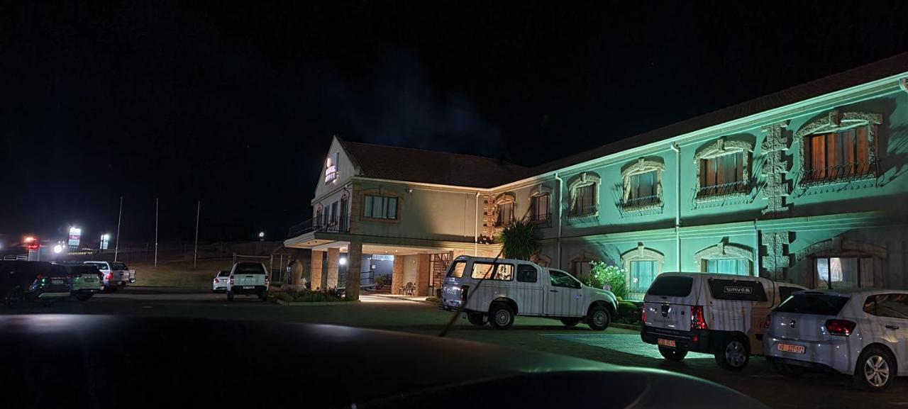 Protea Hotel By Marriott Harrismith Montrose Exterior foto
