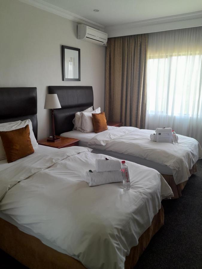 Protea Hotel By Marriott Harrismith Montrose Exterior foto