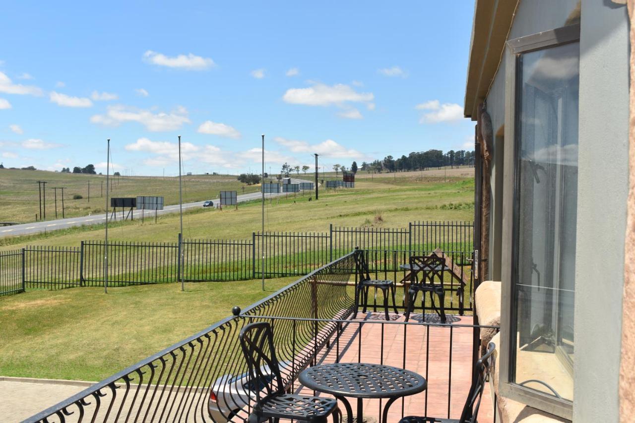 Protea Hotel By Marriott Harrismith Montrose Exterior foto